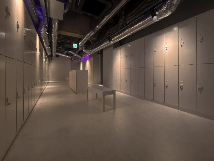 FEELCYCLE あざみ野 スタジオ写真