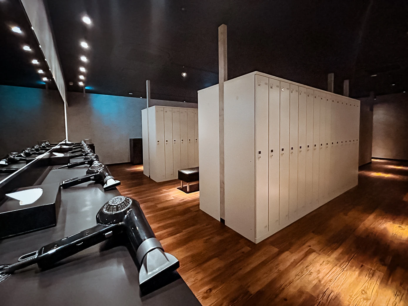 FEELCYCLE 船橋 スタジオ写真