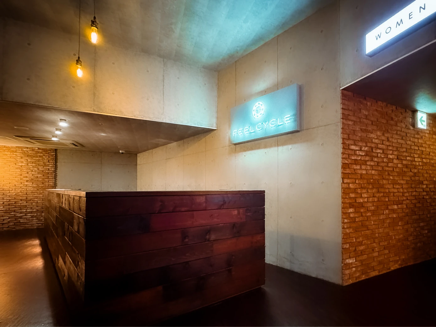 FEELCYCLE 吉祥寺 スタジオ写真