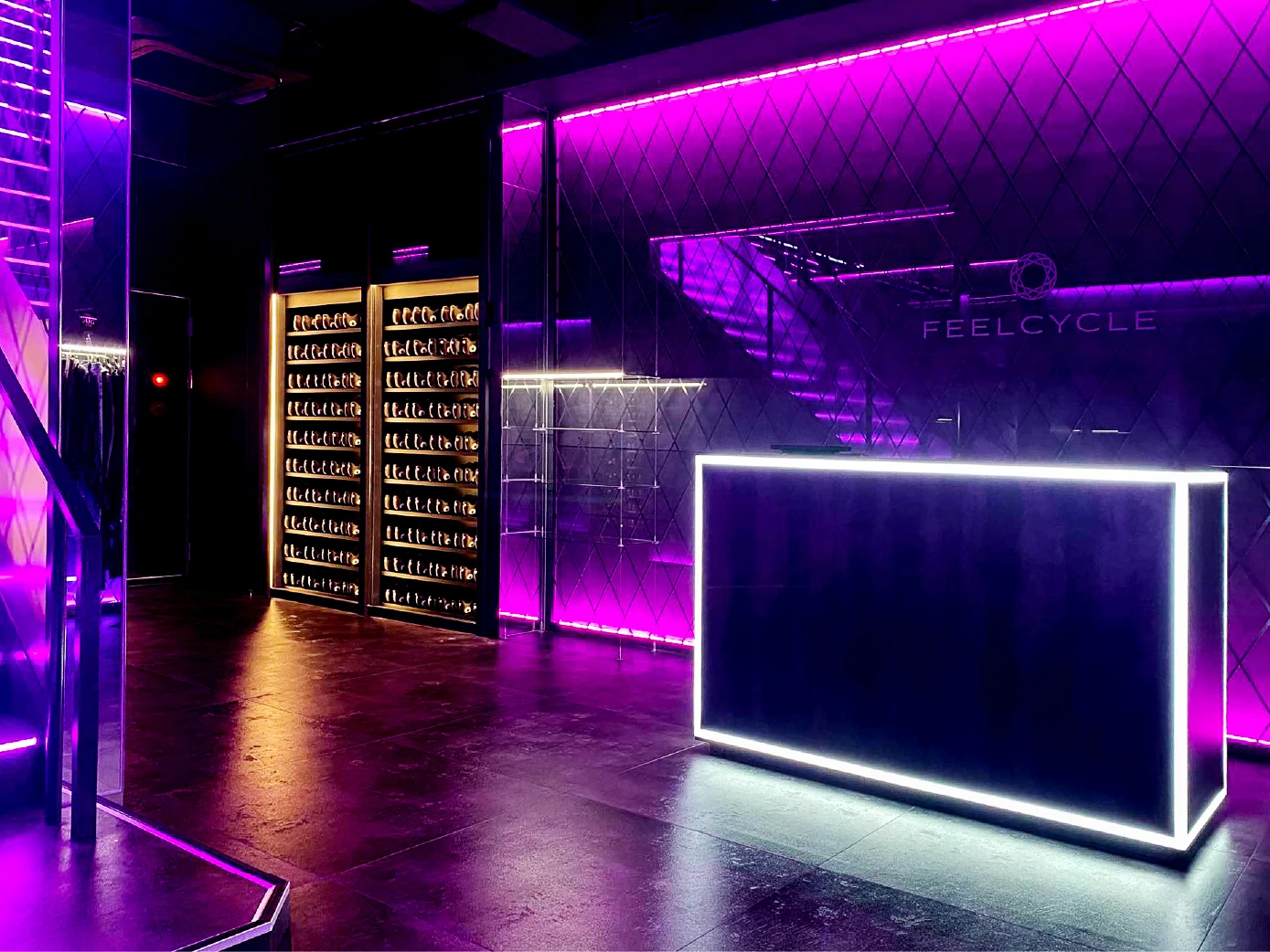 FEELCYCLE 名古屋 スタジオ写真