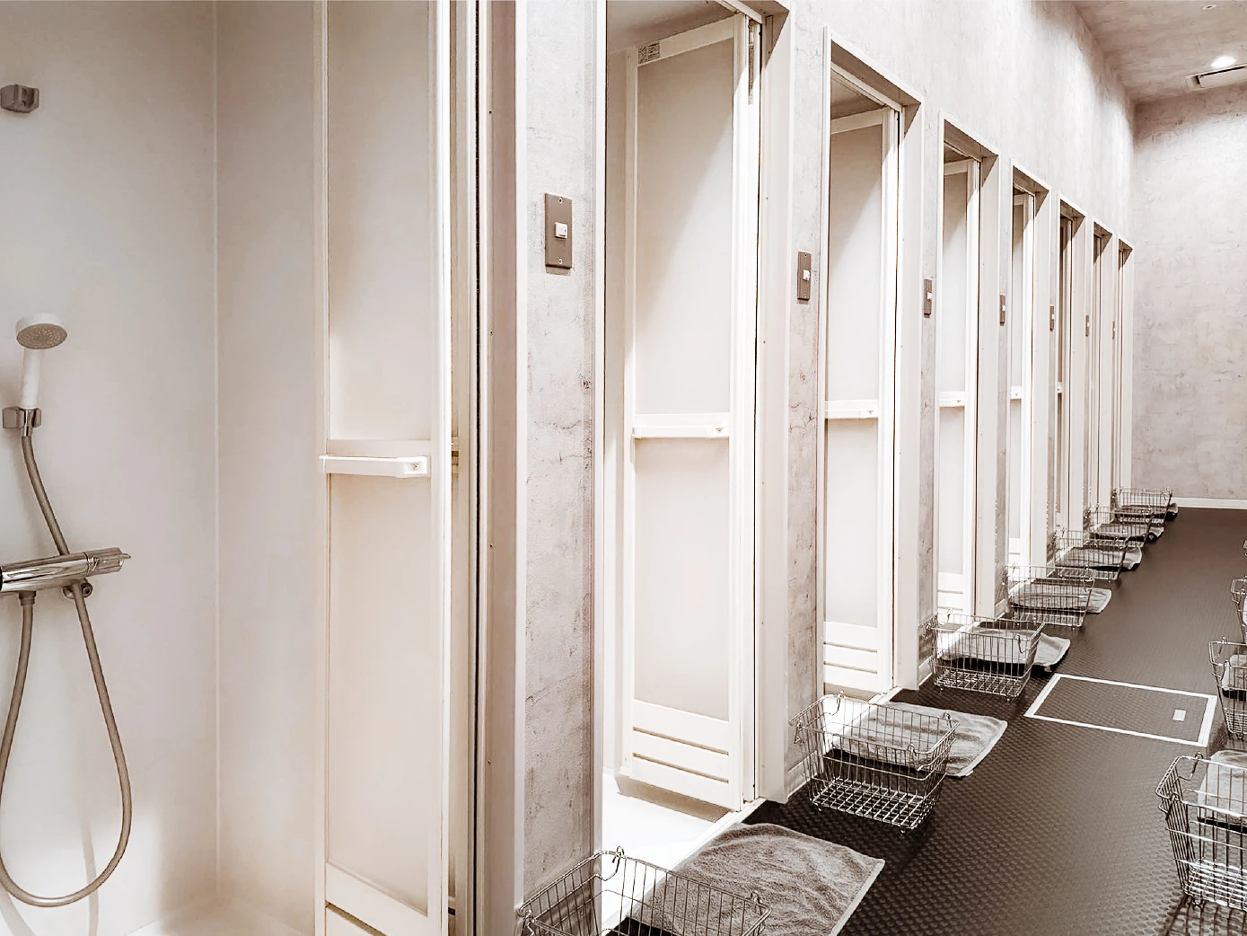 FEELCYCLE 大阪京橋 スタジオ写真