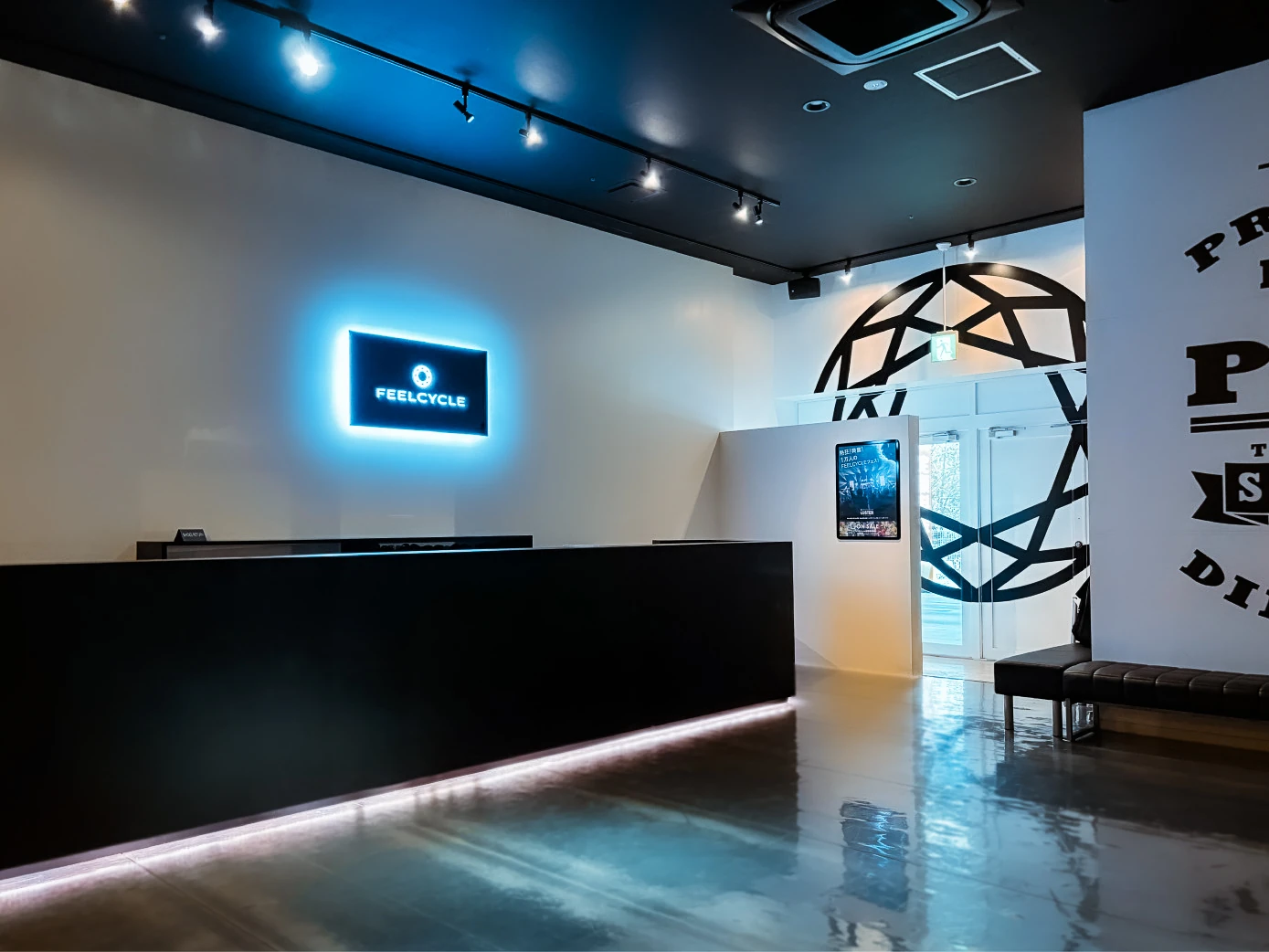 FEELCYCLE 多摩センター スタジオ写真