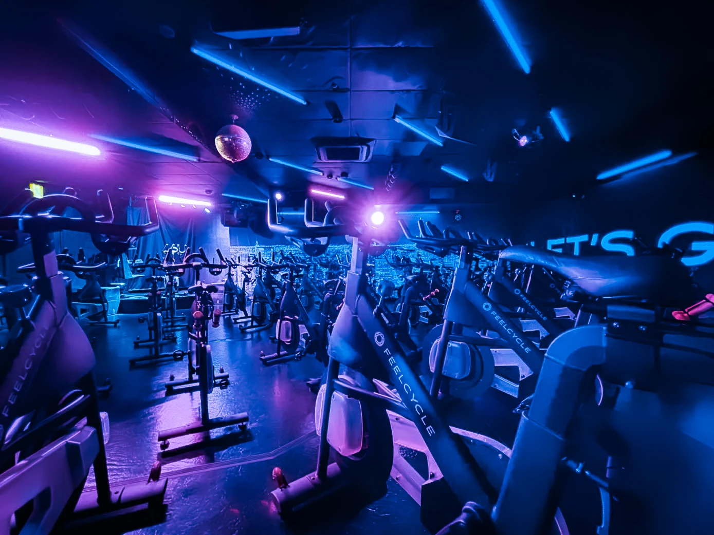 FEELCYCLE 上野 スタジオ写真